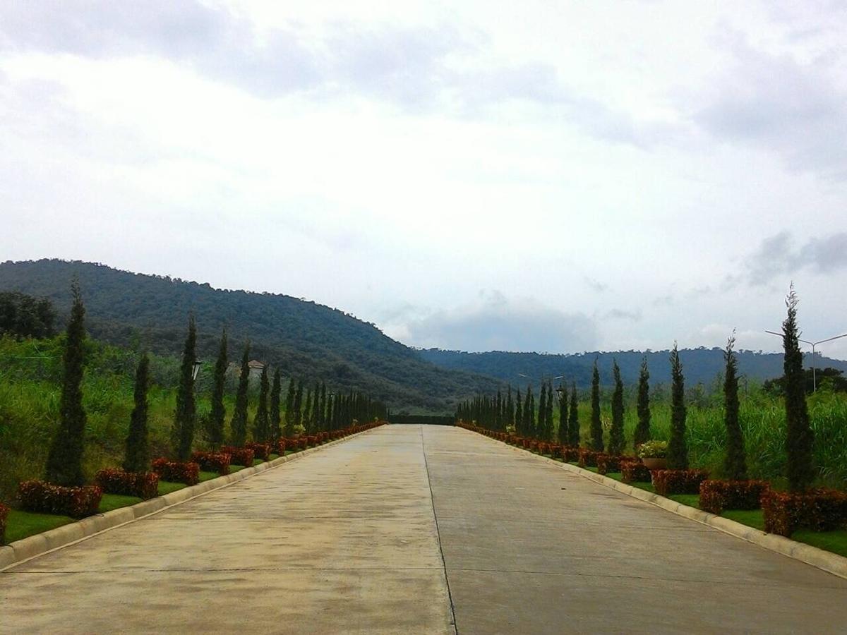 Samerdrow Khao Yai Mu Si Dış mekan fotoğraf