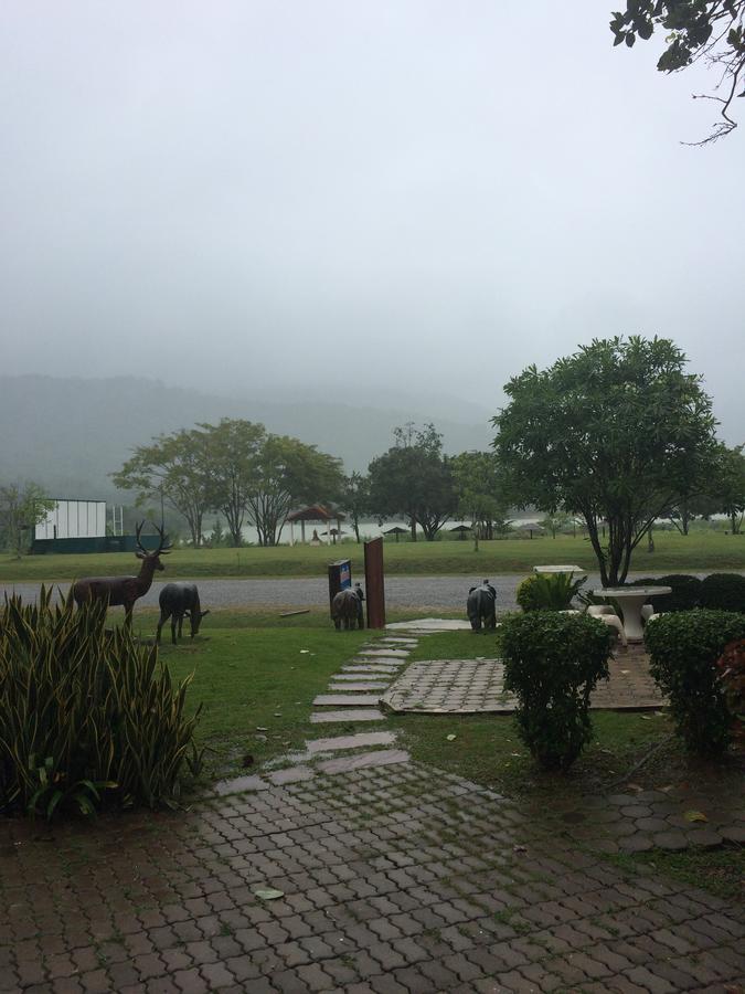Samerdrow Khao Yai Mu Si Dış mekan fotoğraf